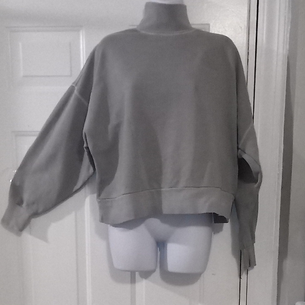 The North Face Women's Gray Crew Neck Sweater